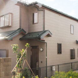 野田市　外壁塗装・屋根塗装～難付着サイディングをクリヤー塗装・ノンアスベスト屋根の塗装～