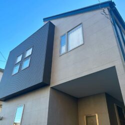 松戸市　外壁塗装・屋根補修工事【日本ペイントの水性ペリアートUVによる多彩模様塗装での外壁塗装】