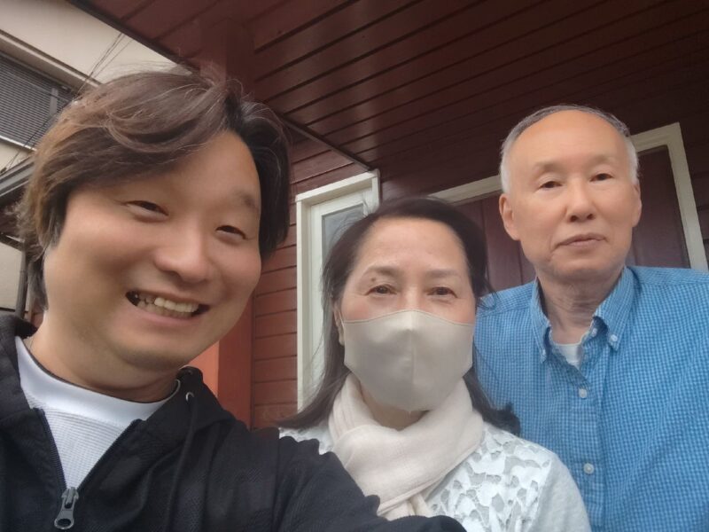 柏市 輸入住宅の魅力を引き出す屋根カバー＆外壁塗装。ウッドデッキ新設で住まいの楽しみが広がる、理想のトータルリフォーム