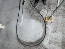 柏市ポラス注文住宅のベランダ防水作業中1