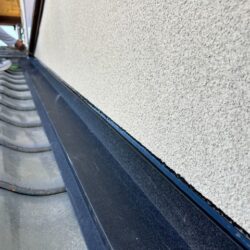 我孫子市｜瓦屋根の壁際の雨漏り補修・板金工事